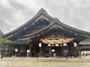 雨の日の出雲大社の御本殿