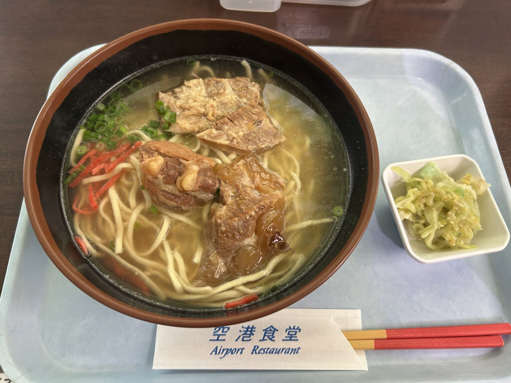 空港食堂　ソーキそば